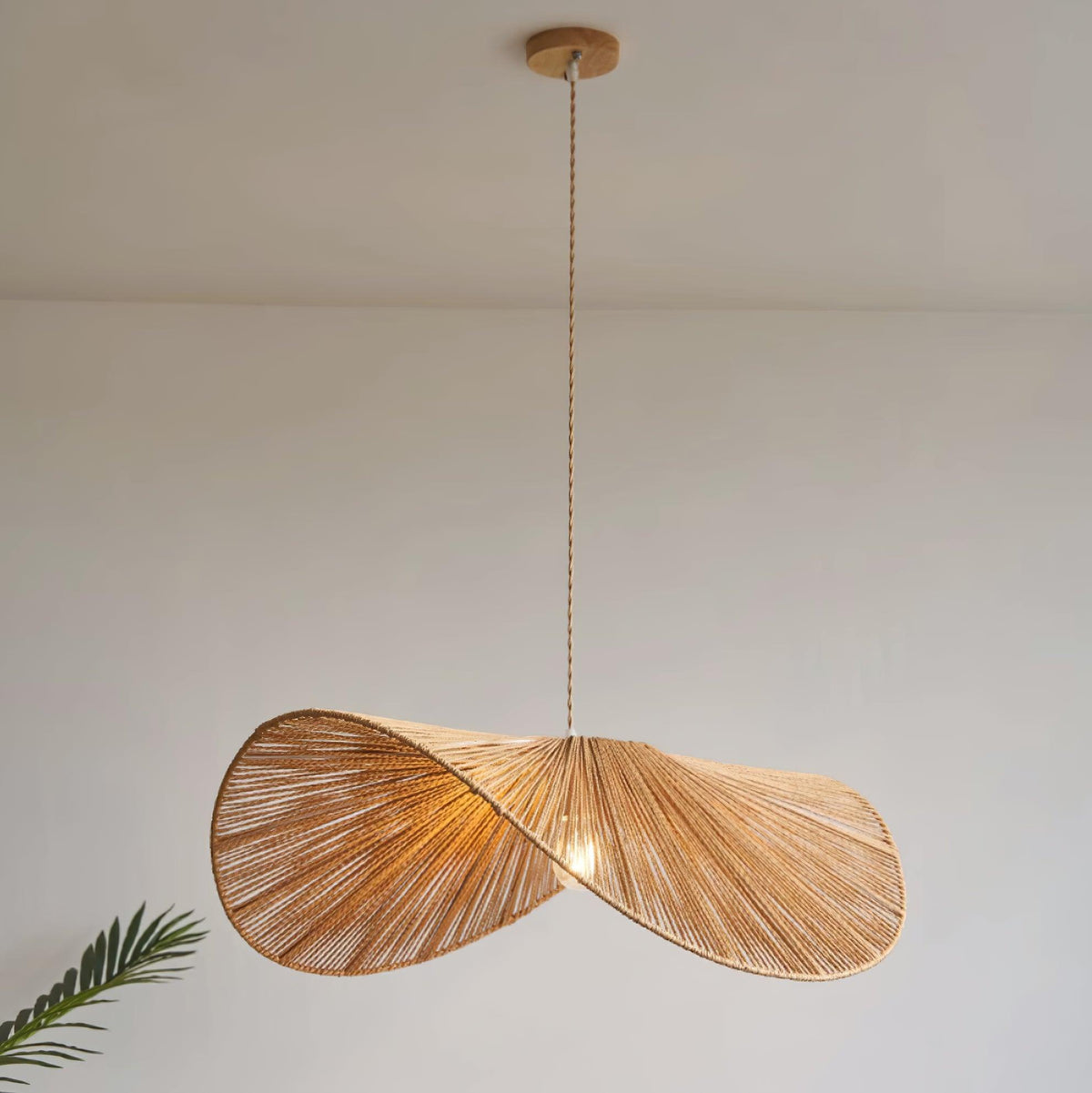 Canoeria Handgeflochtene Pendelleuchte aus natürlichem Rattan