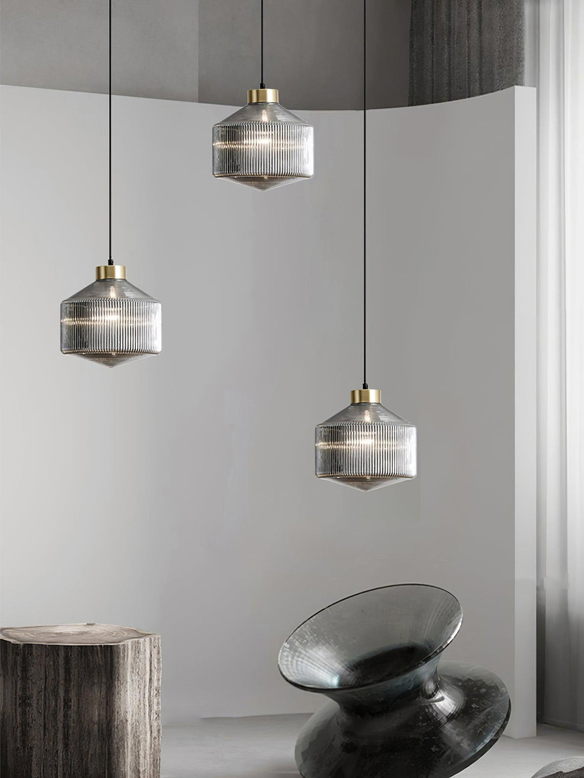 Velorarn Pendelleuchte aus Glas in Rauchgrau mit künstlerischem Design