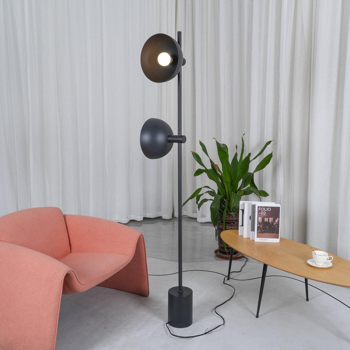 Lumase Stehleuchte aus Glas im minimalistischen Stil