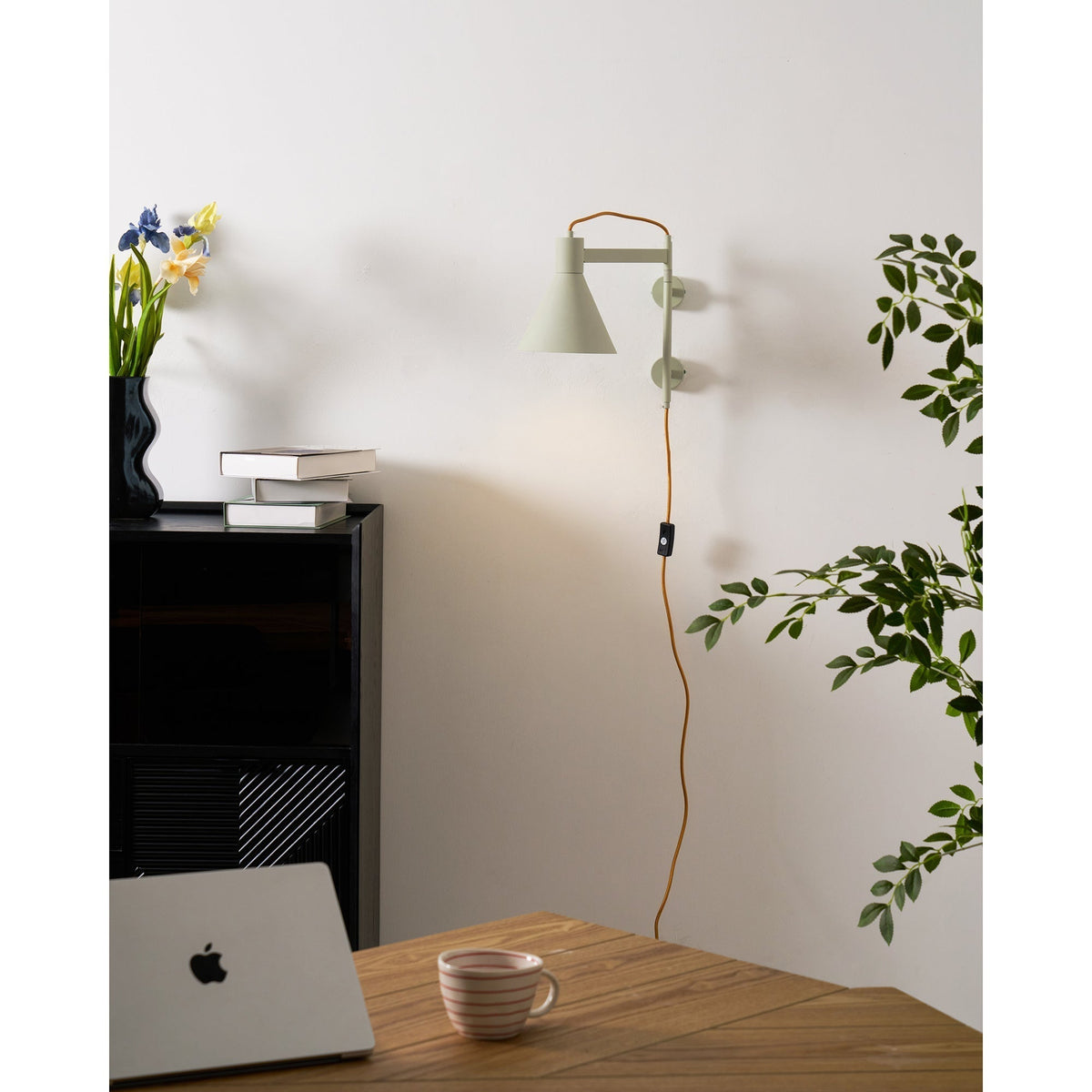 Avenirise Wandleuchte aus Aluminium, konischer Form, minimalistisch für das Schlafzimmer | Cielum