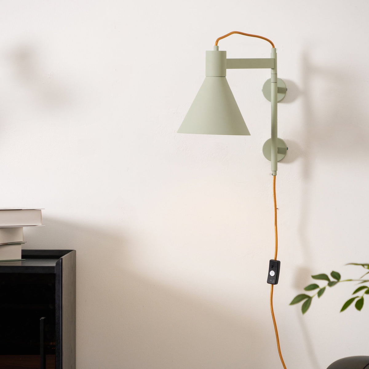 Avenirise Wandleuchte aus Aluminium, konischer Form, minimalistisch für das Schlafzimmer | Cielum