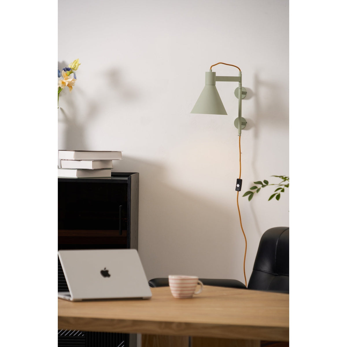 Avenirise Wandleuchte aus Aluminium, konischer Form, minimalistisch für das Schlafzimmer | Cielum
