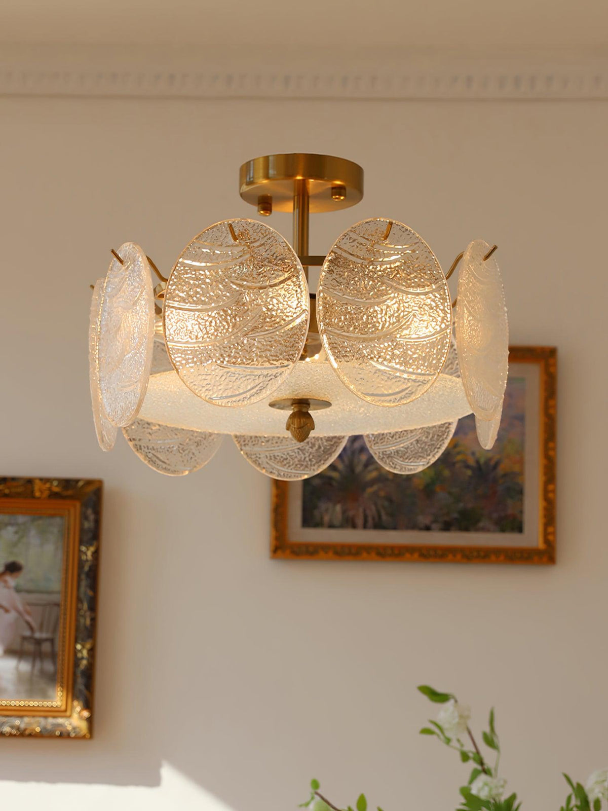 Velalaine Deckenleuchte mit Gold-Oberfläche und ribbed-Glas
