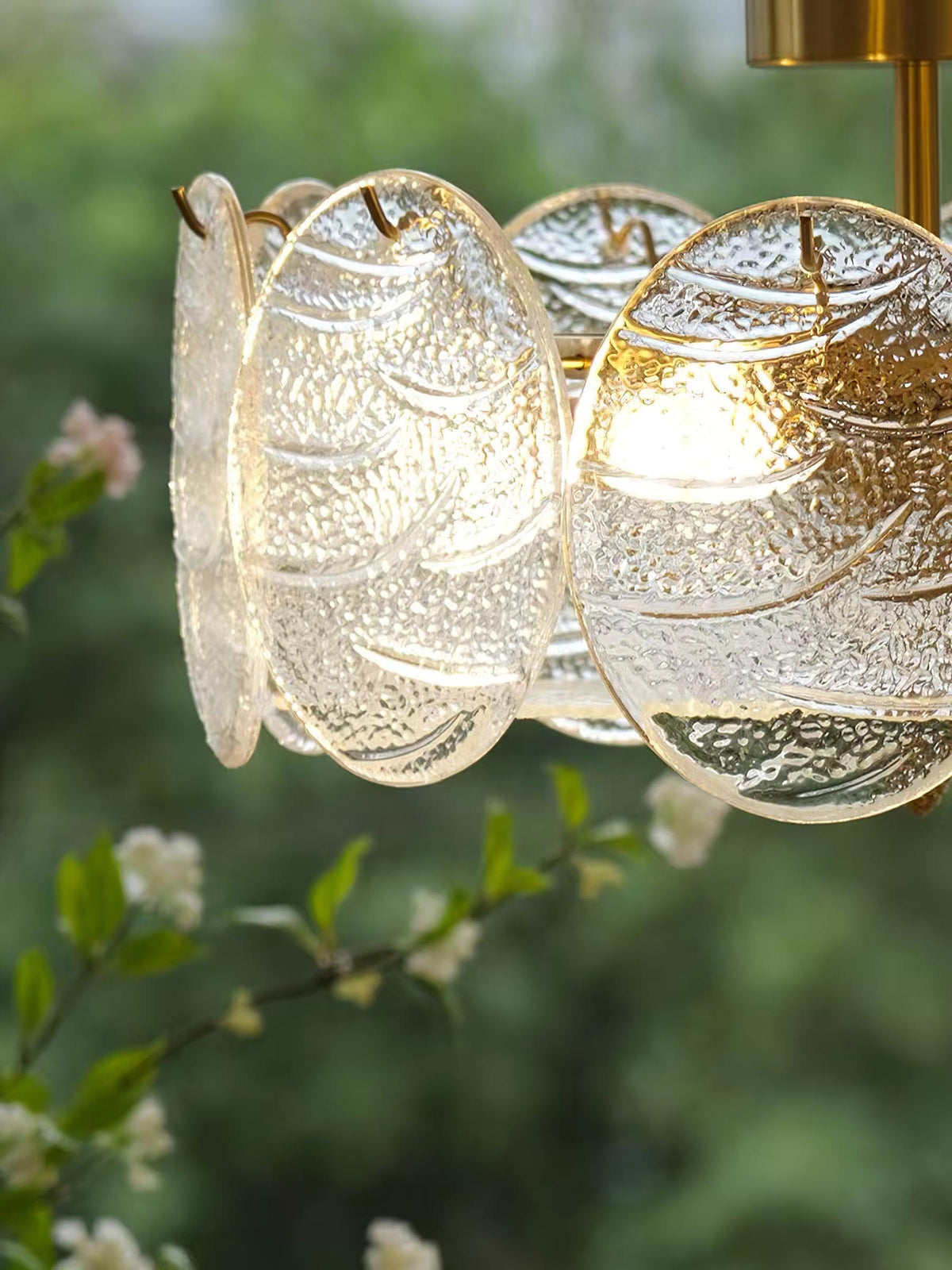 Velalaine Deckenleuchte mit Gold-Oberfläche und ribbed-Glas