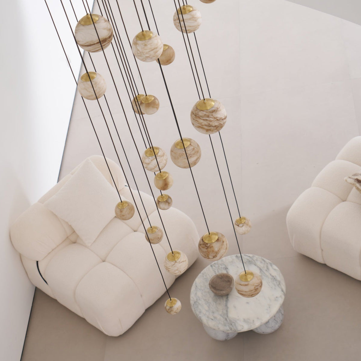 LUX Alabaster-Kronleuchter Cluster Treppenhaus