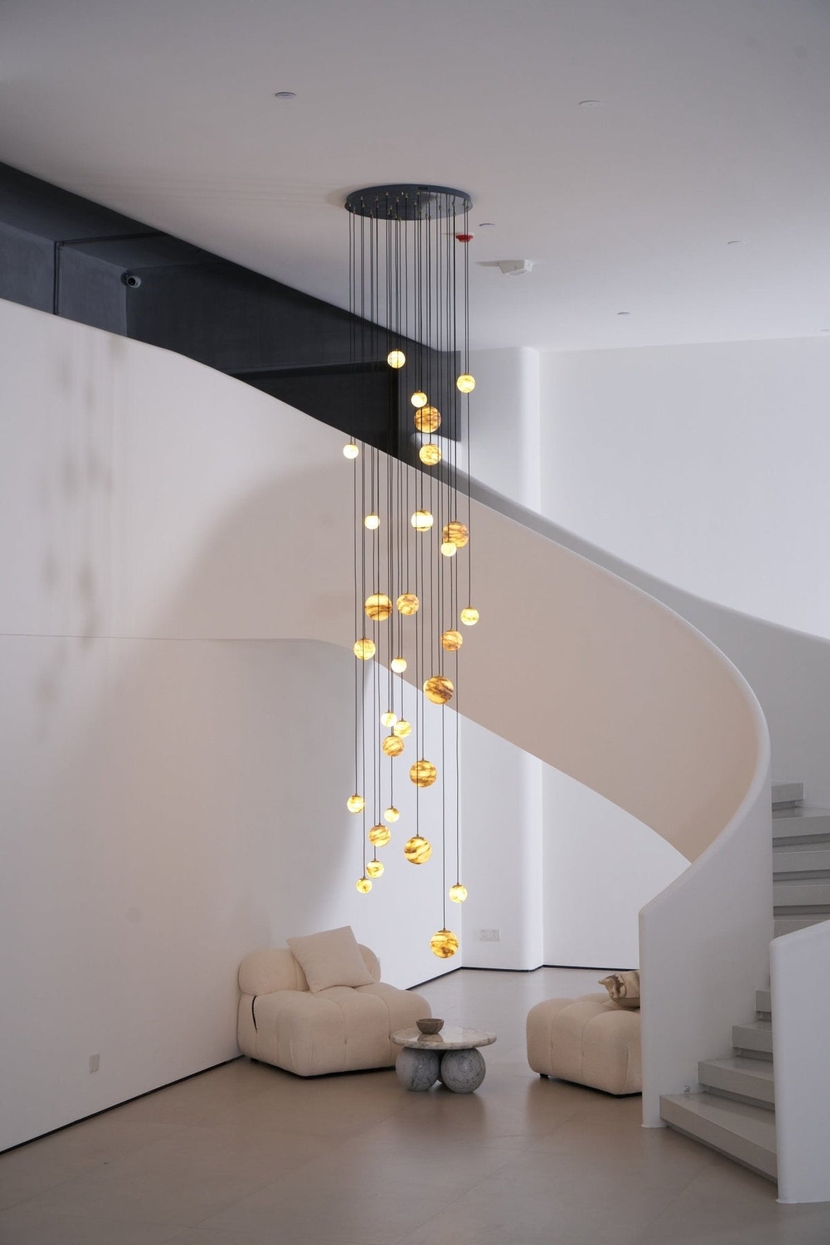 LUX Alabaster-Kronleuchter Cluster Treppenhaus