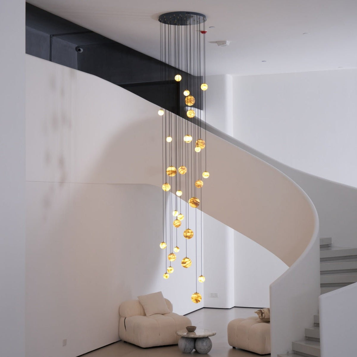 LUX Alabaster-Kronleuchter Cluster Treppenhaus