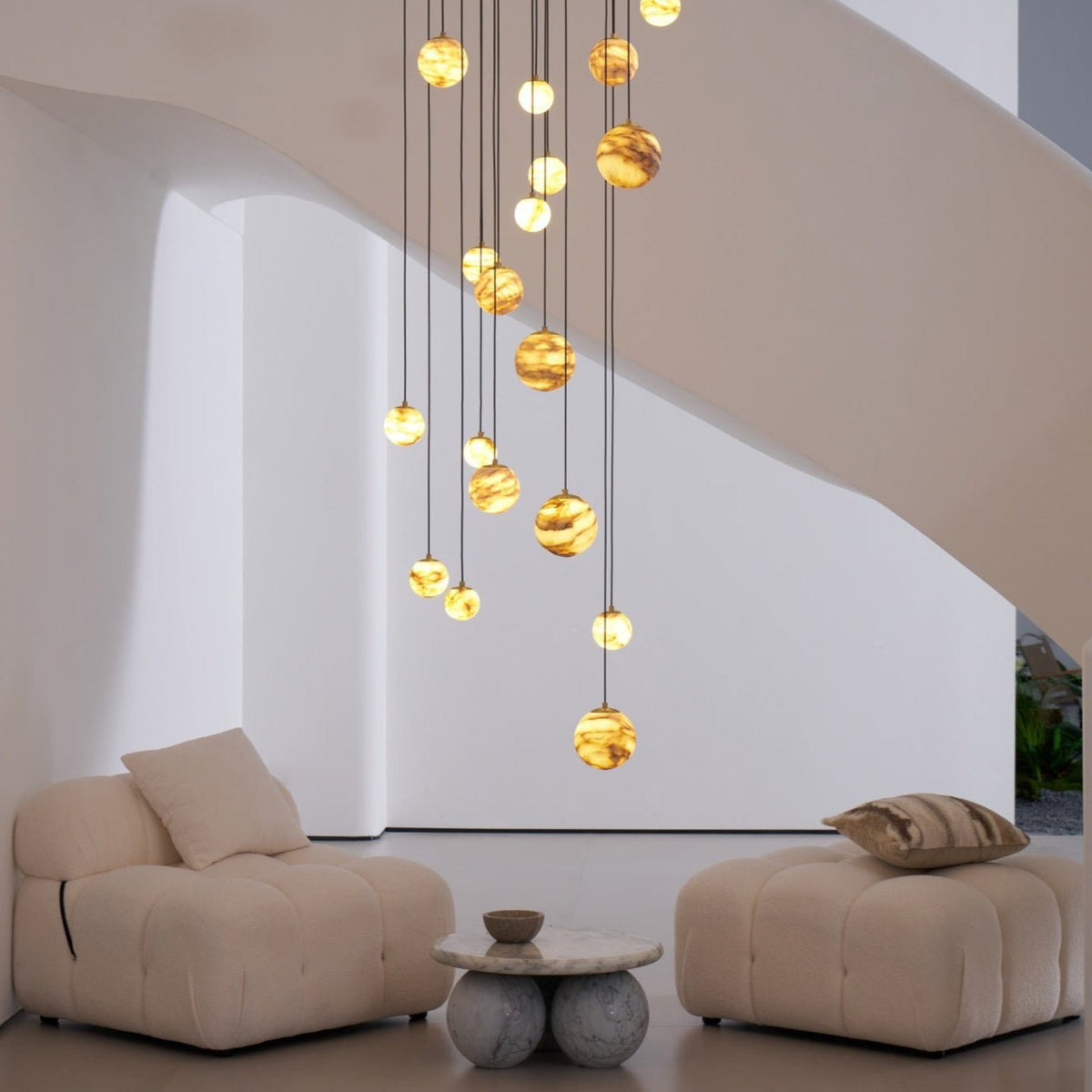 LUX Alabaster-Kronleuchter Cluster Treppenhaus