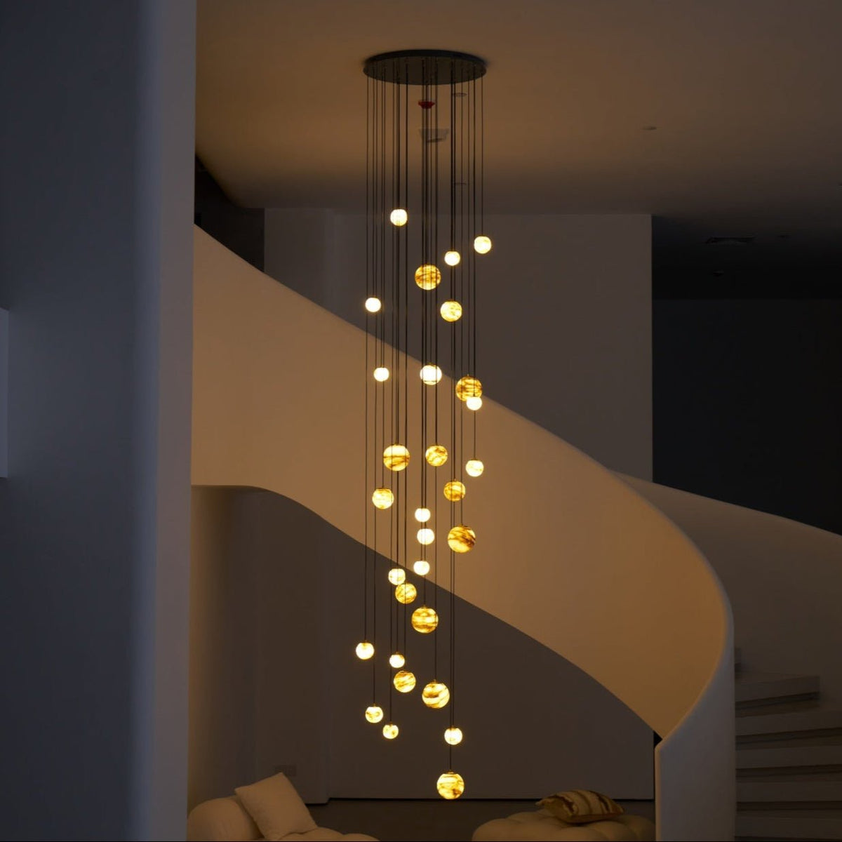LUX Alabaster-Kronleuchter Cluster Treppenhaus