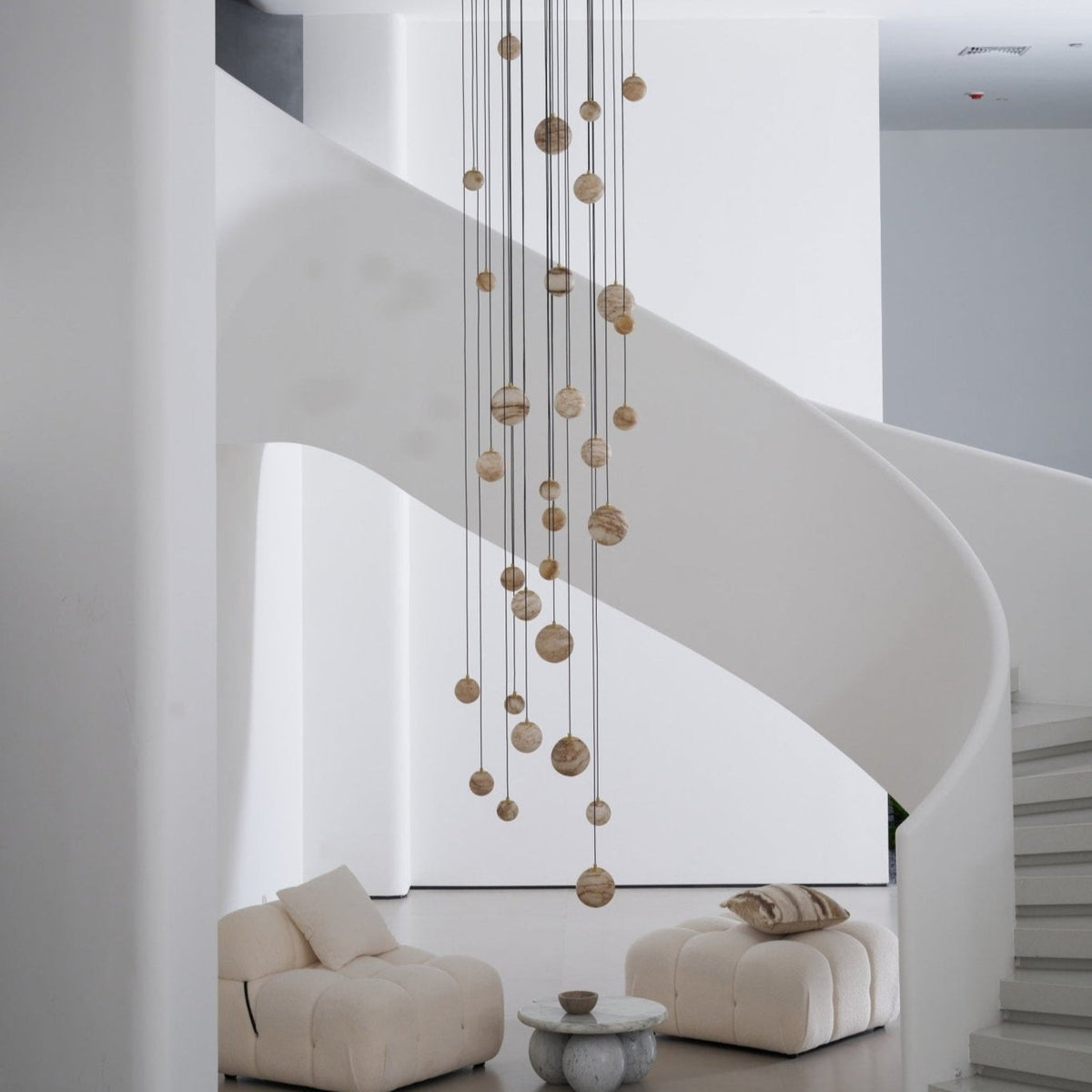 LUX Alabaster-Kronleuchter Cluster Treppenhaus