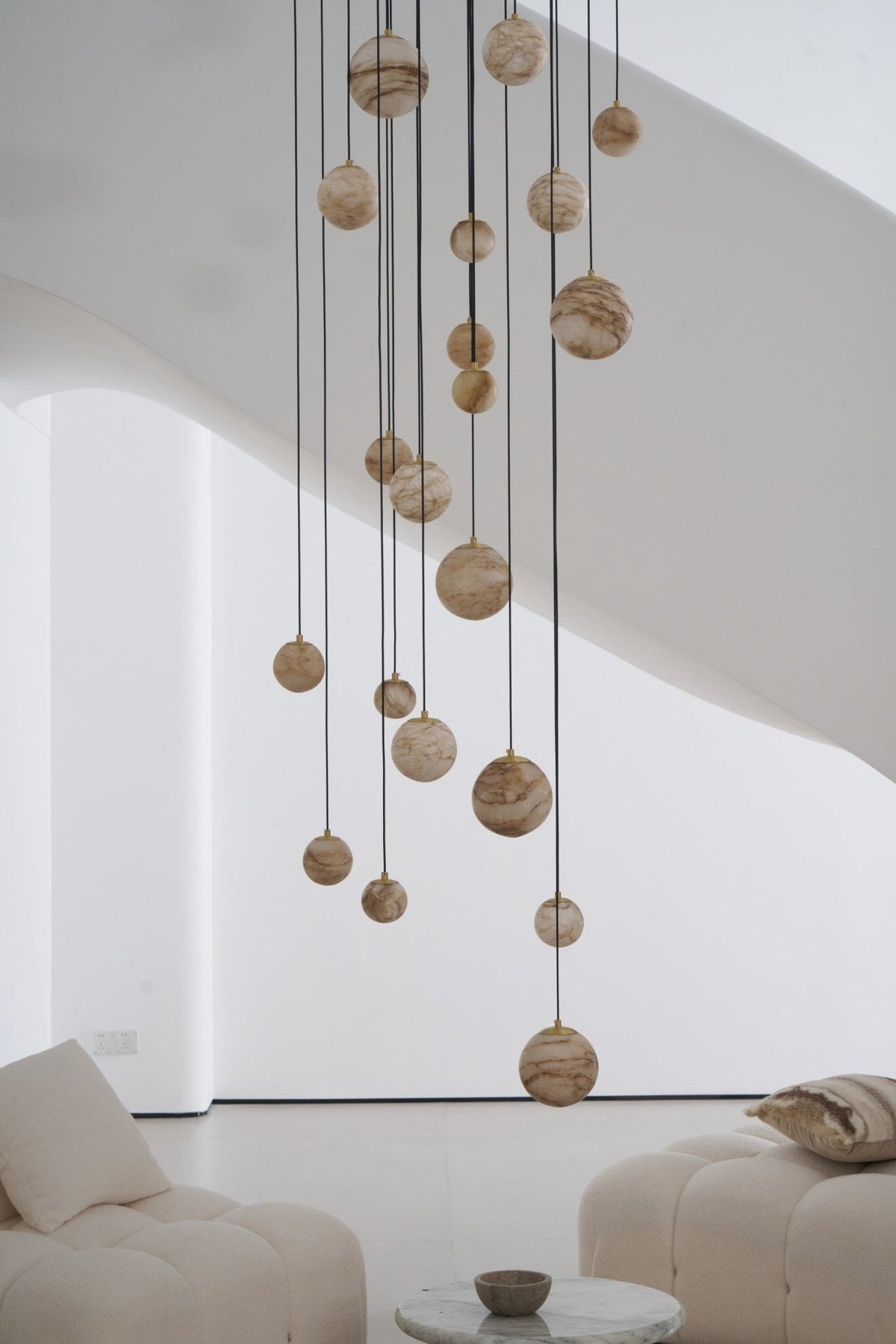 LUX Alabaster-Kronleuchter Cluster Treppenhaus
