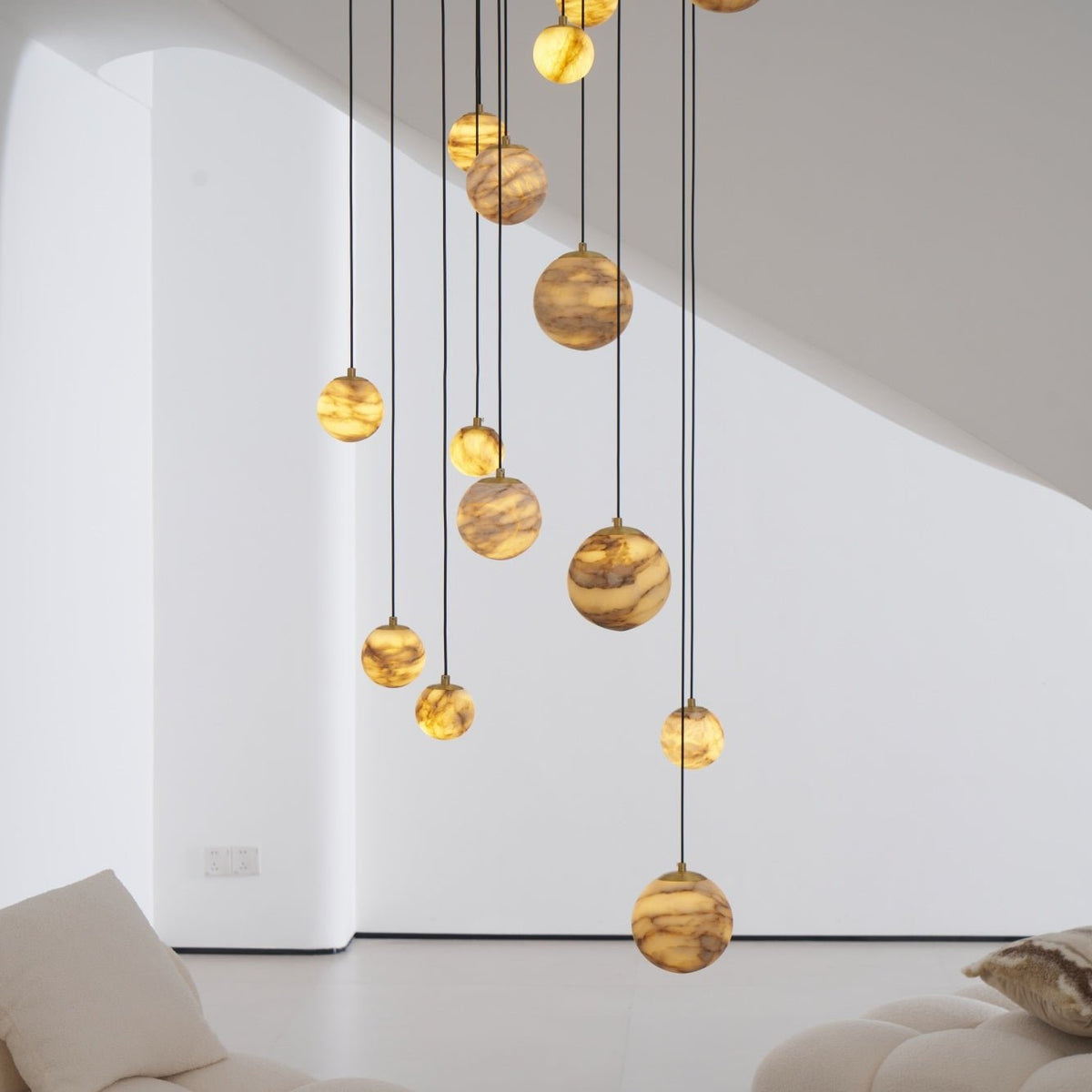 LUX Alabaster-Kronleuchter Cluster Treppenhaus