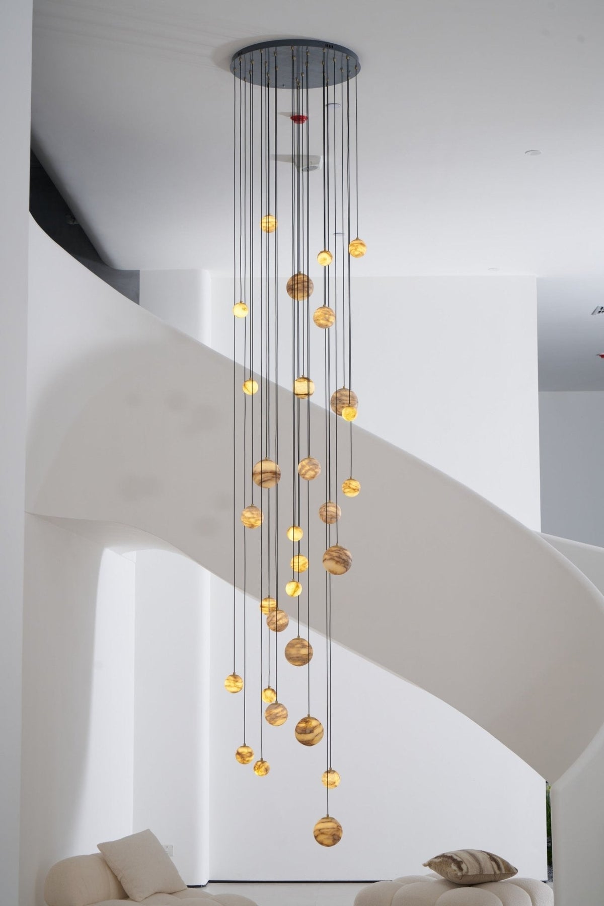 LUX Alabaster-Kronleuchter Cluster Treppenhaus