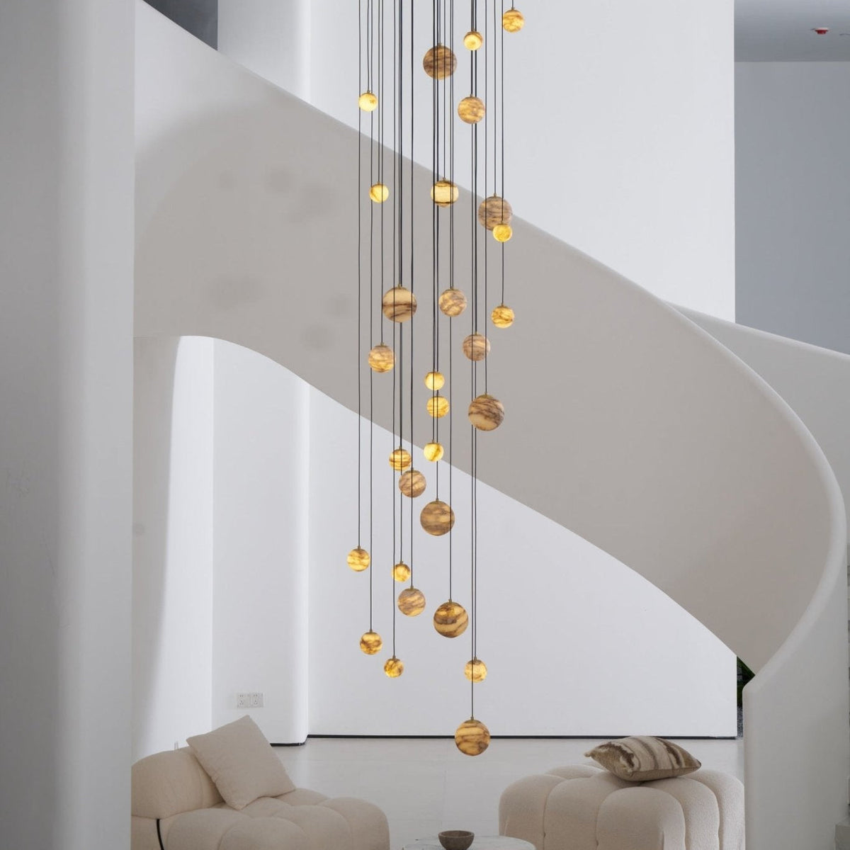 LUX Alabaster-Kronleuchter Cluster Treppenhaus
