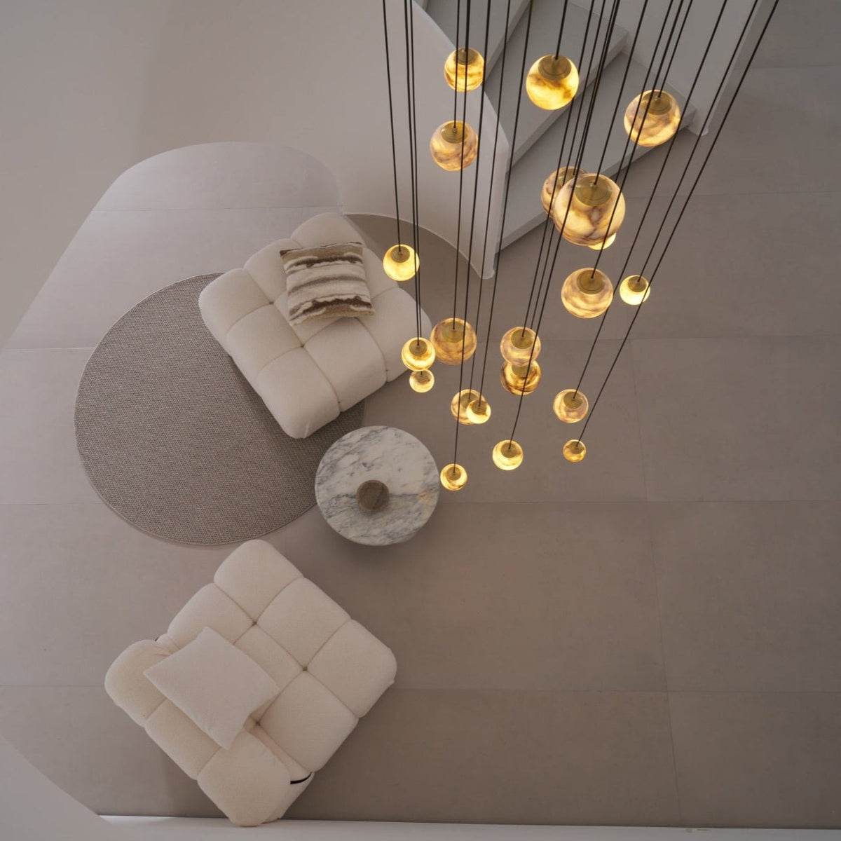 LUX Alabaster-Kronleuchter Cluster Treppenhaus