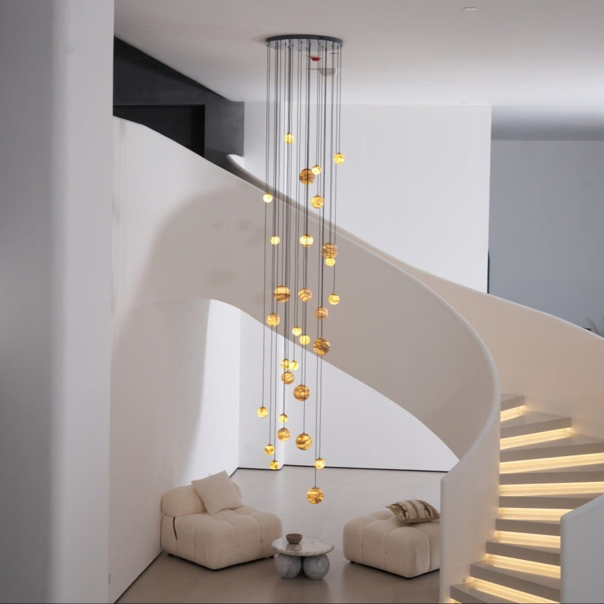 LUX Alabaster-Kronleuchter Cluster Treppenhaus
