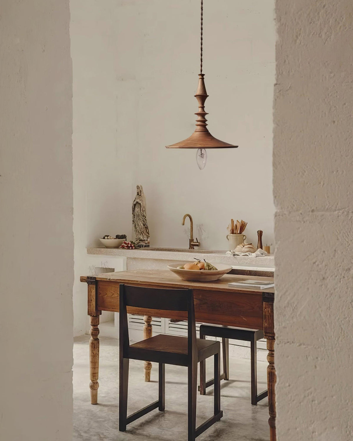 Tessira Pendelleuchte aus Holz im Industrie-Stil