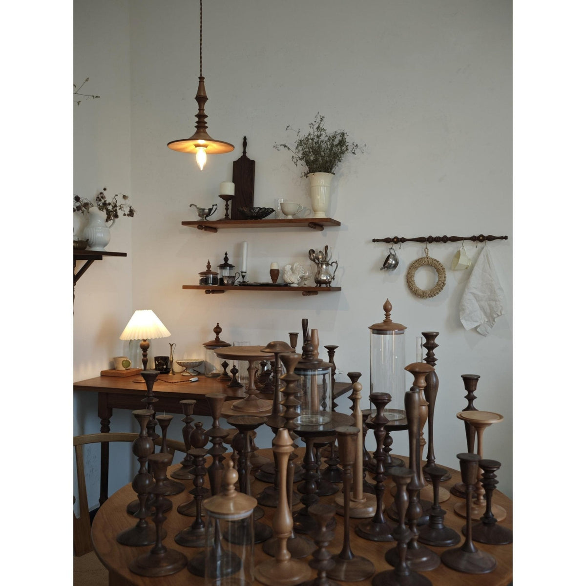 Tessira Pendelleuchte aus Holz im Industrie-Stil