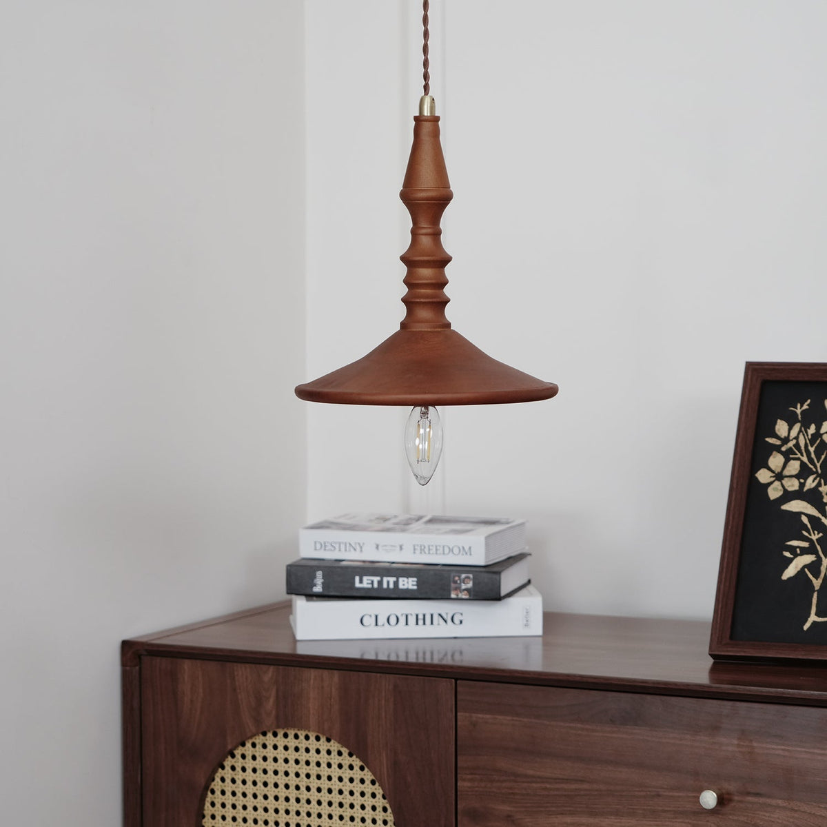 Tessira Pendelleuchte aus Holz im Industrie-Stil