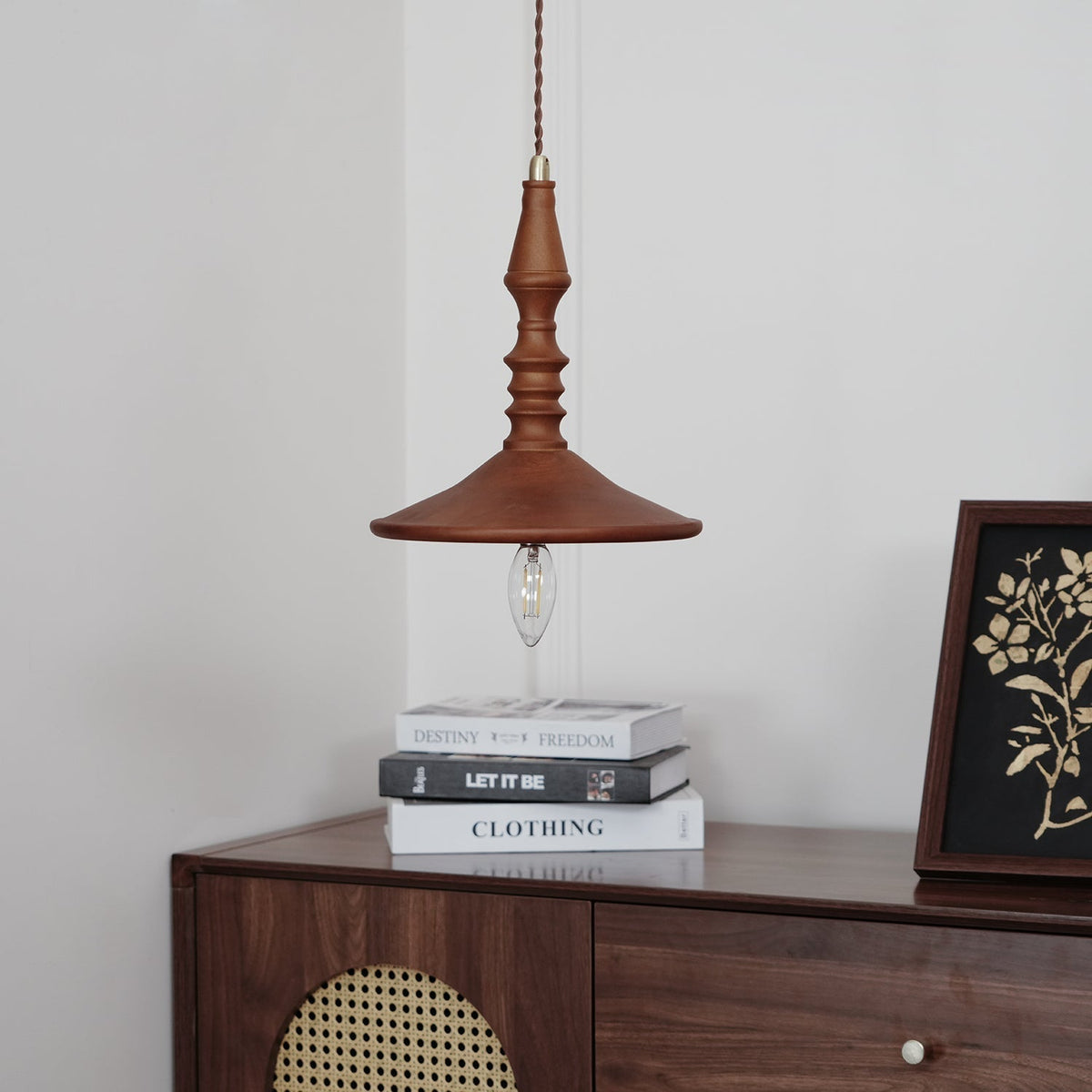 Tessira Pendelleuchte aus Holz im Industrie-Stil