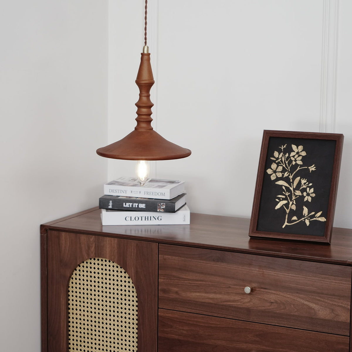 Tessira Pendelleuchte aus Holz im Industrie-Stil