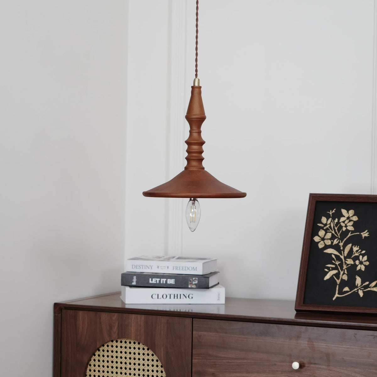 Tessira Pendelleuchte aus Holz im Industrie-Stil