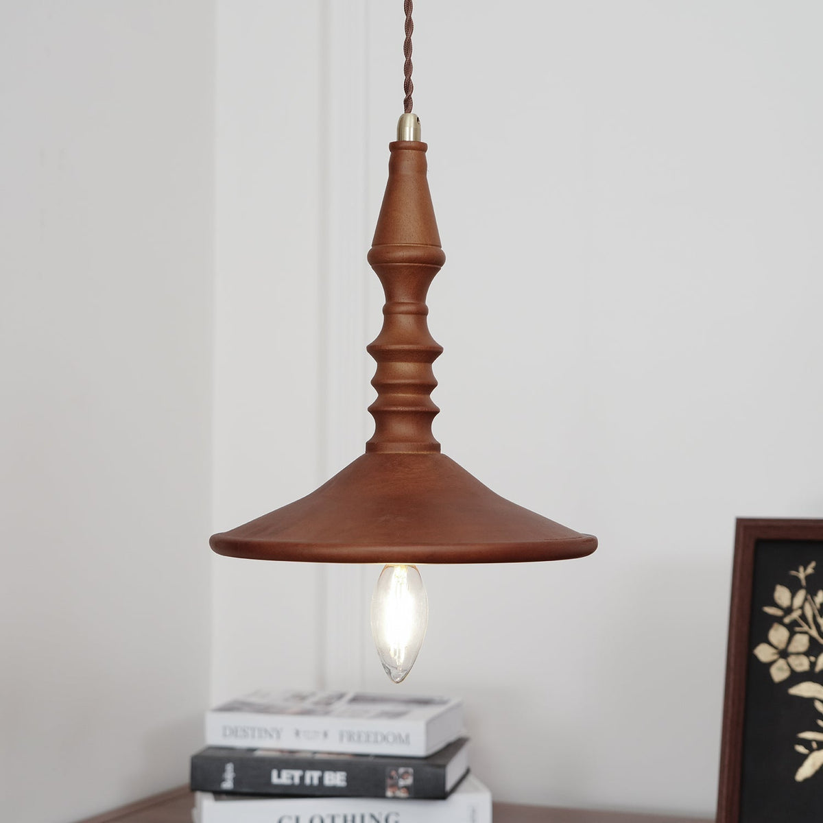 Tessira Pendelleuchte aus Holz im Industrie-Stil