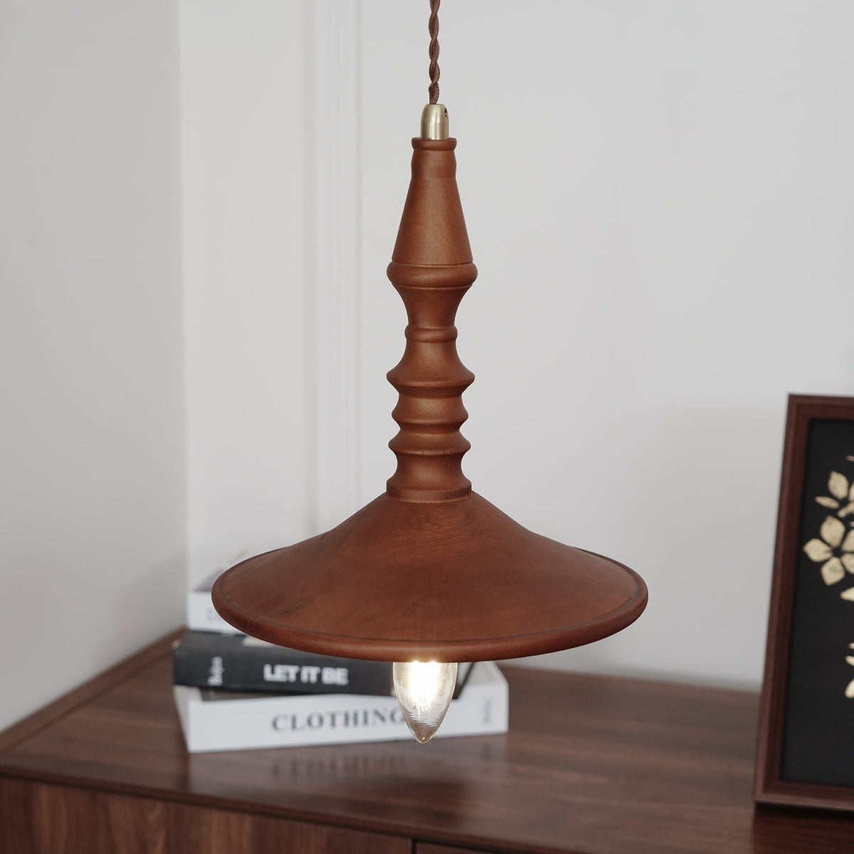 Tessira Pendelleuchte aus Holz im Industrie-Stil