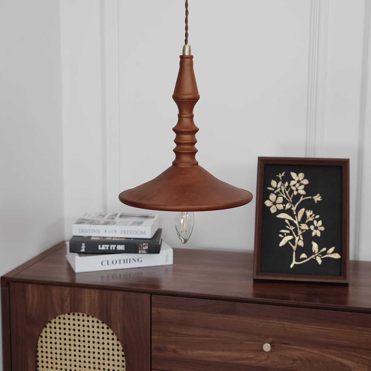 Tessira Pendelleuchte aus Holz im Industrie-Stil
