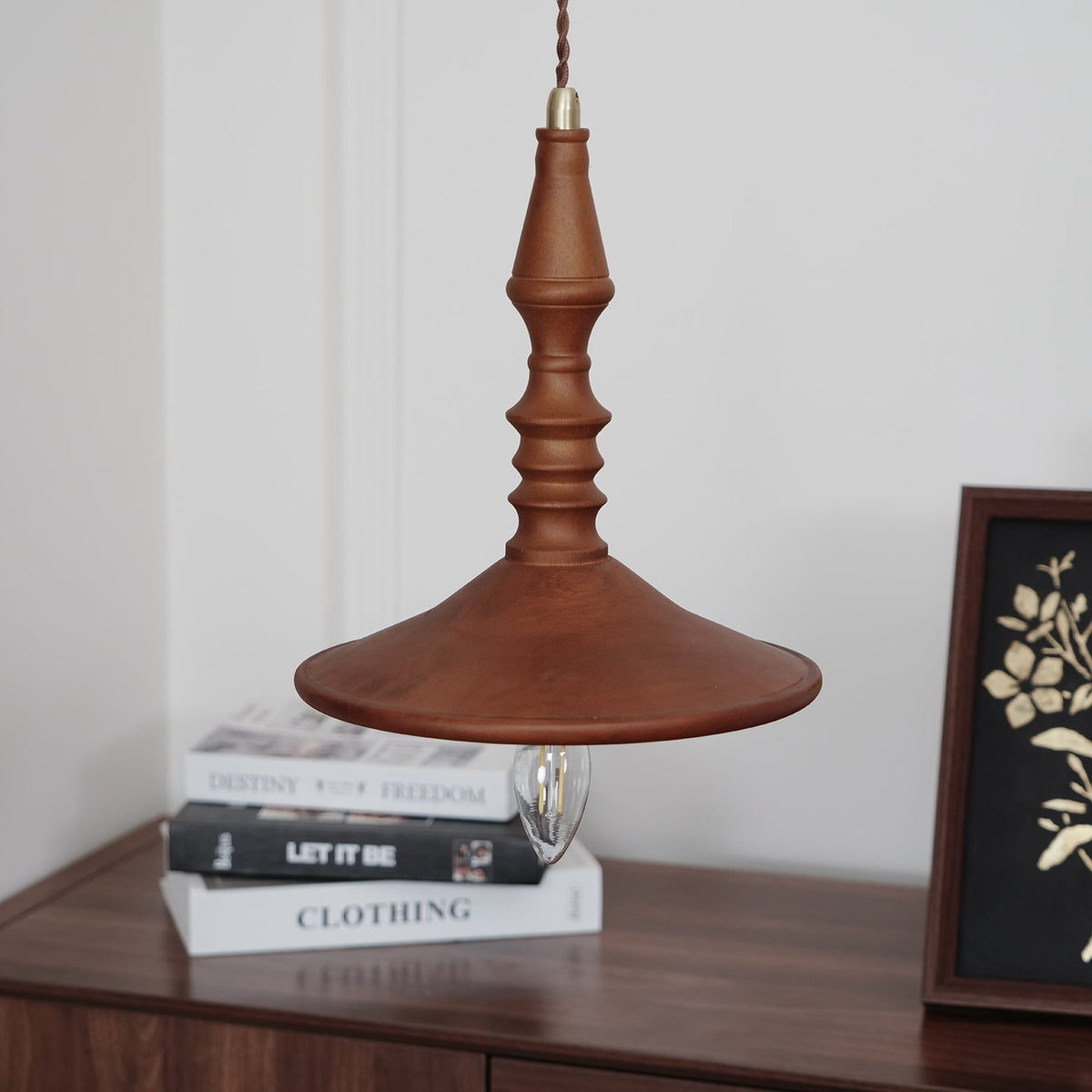 Tessira Pendelleuchte aus Holz im Industrie-Stil