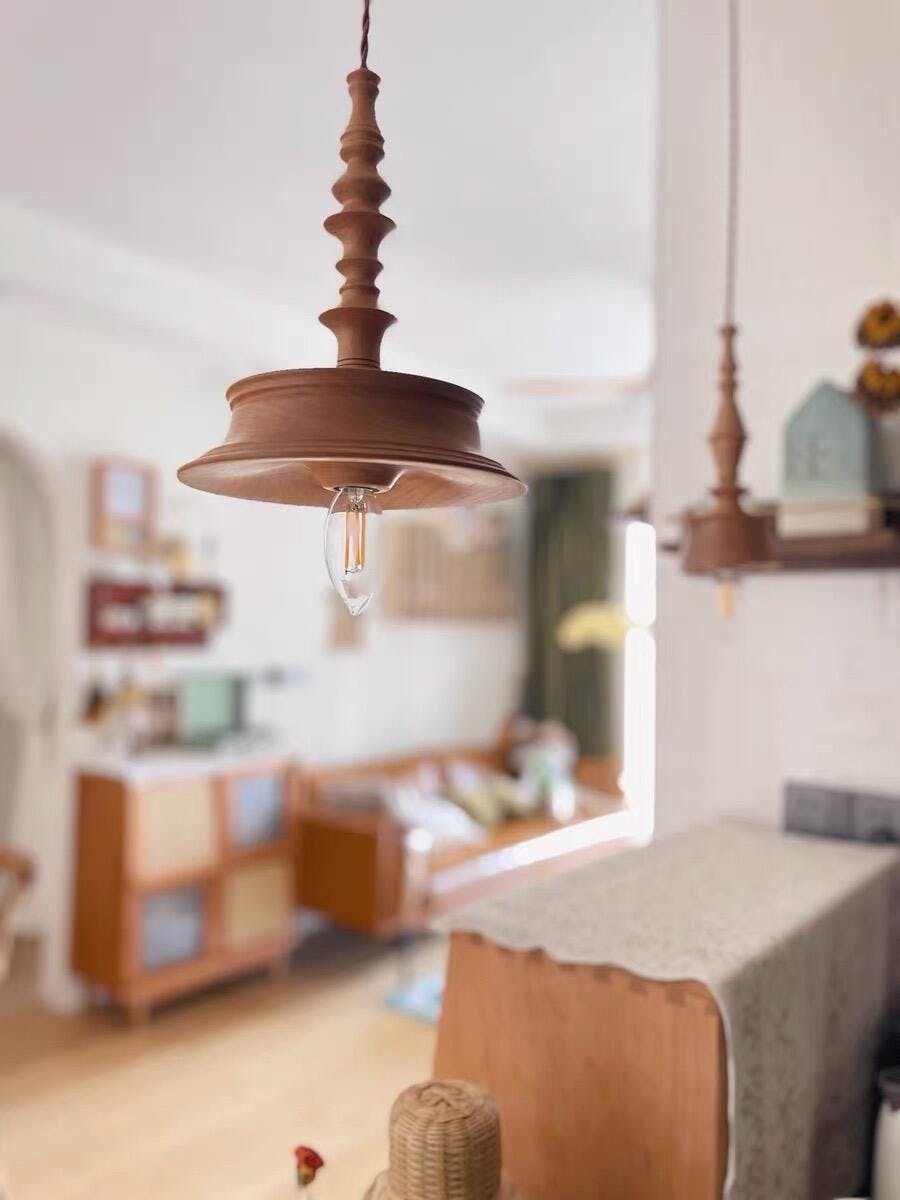 Tessira Pendelleuchte aus Holz im Industrie-Stil