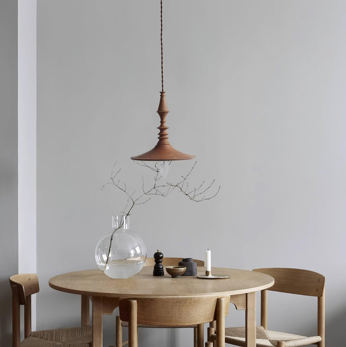 Tessira Pendelleuchte aus Holz im Industrie-Stil
