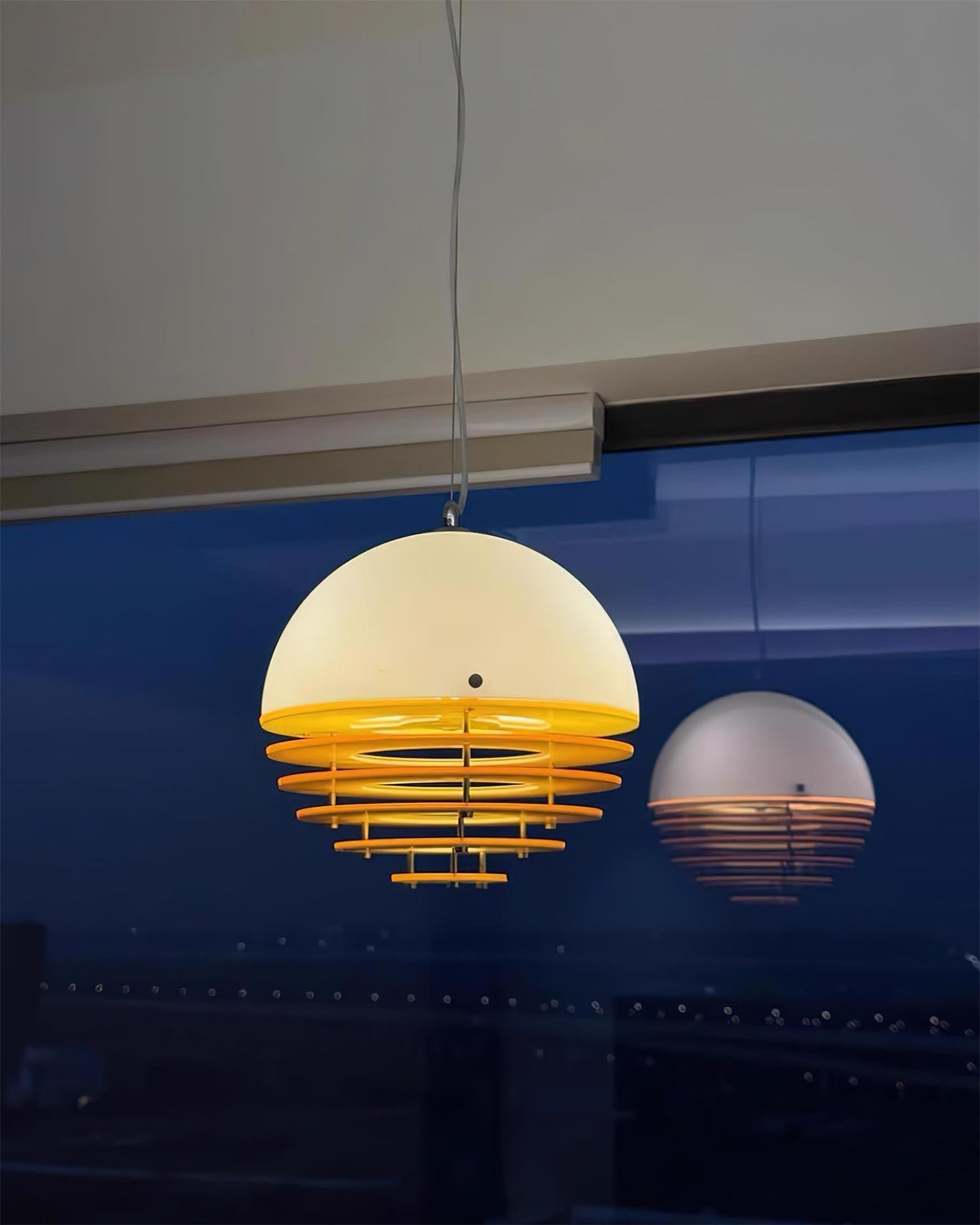 Pendelleuchte mit mehrschichtigem Lampenschirm für modernes weiches Leuchten im Esszimmer