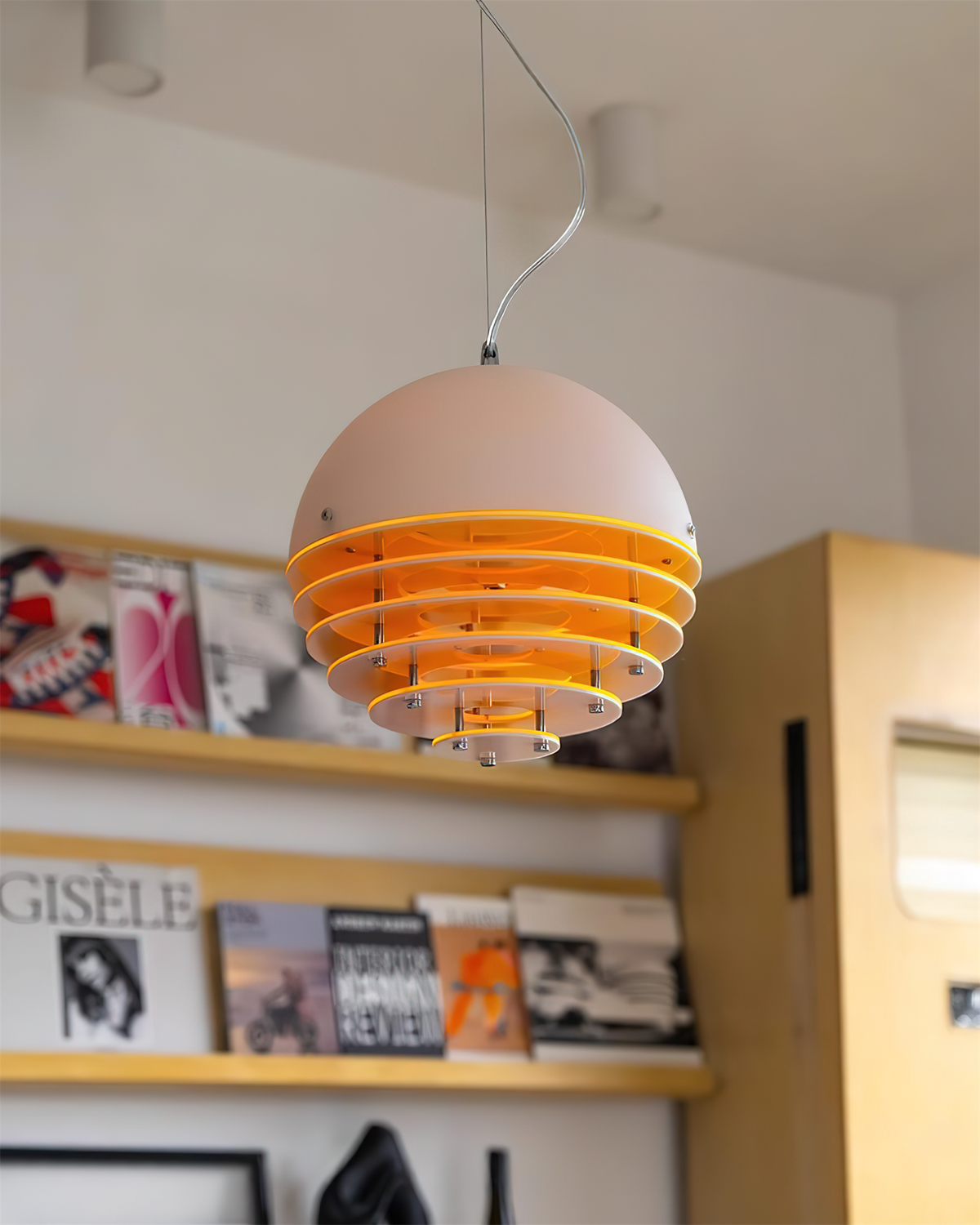 Pendelleuchte mit mehrschichtigem Lampenschirm für modernes weiches Leuchten im Esszimmer