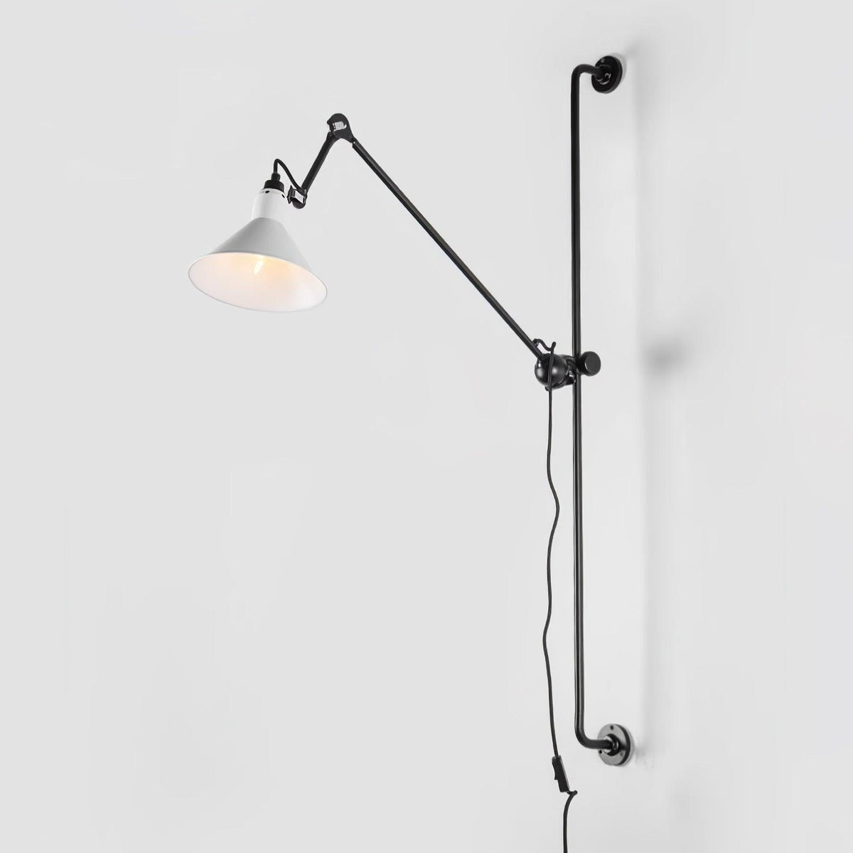 Dral Support Frame Rocker Wandleuchte