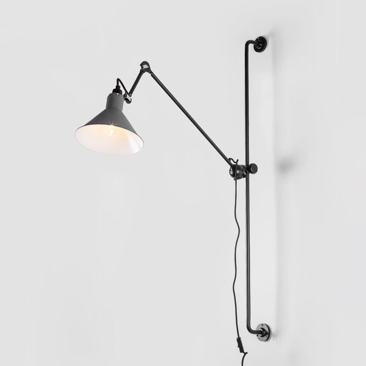 Dral Support Frame Rocker Wandleuchte