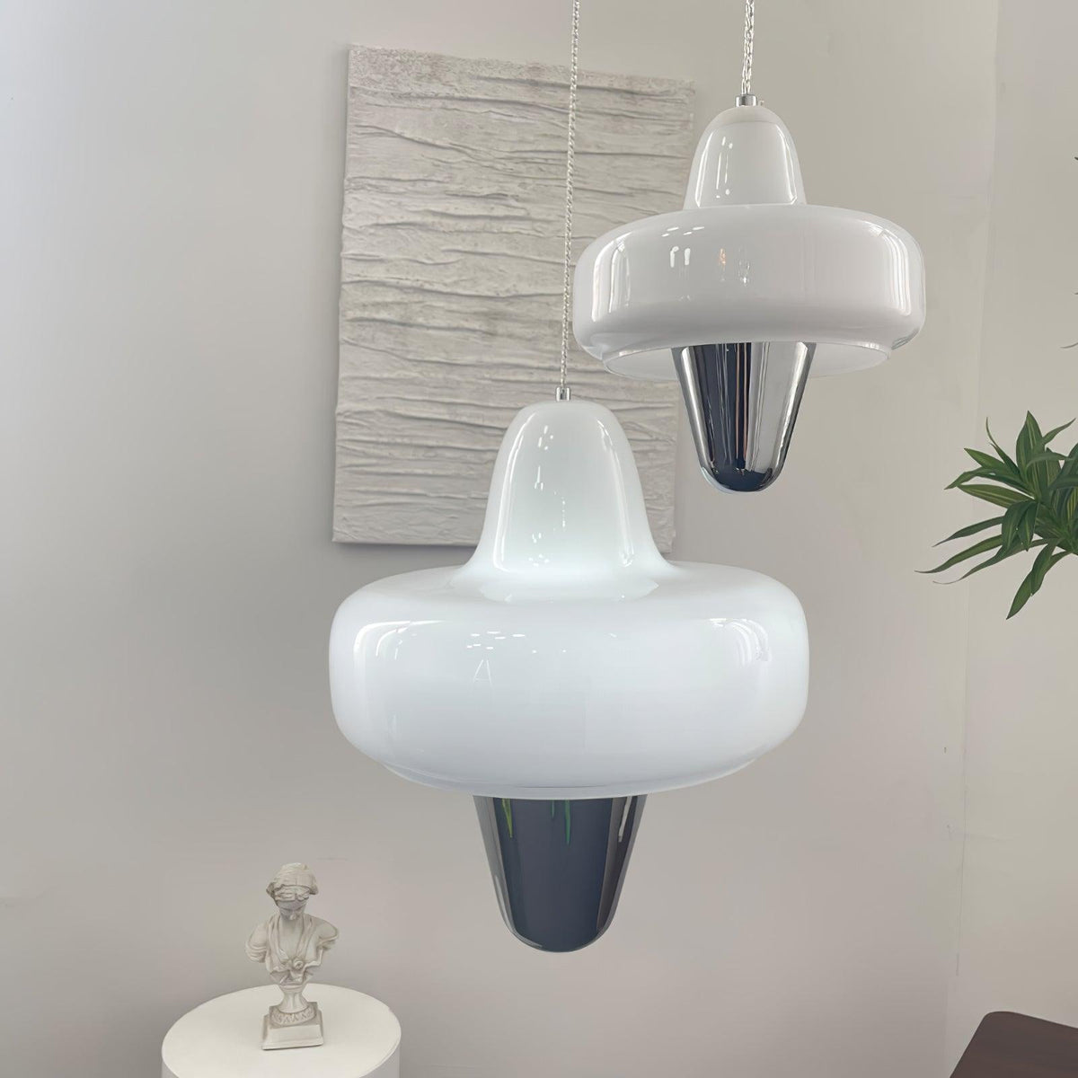 Nuvia Minimalistische Pendelleuchte aus Glas
