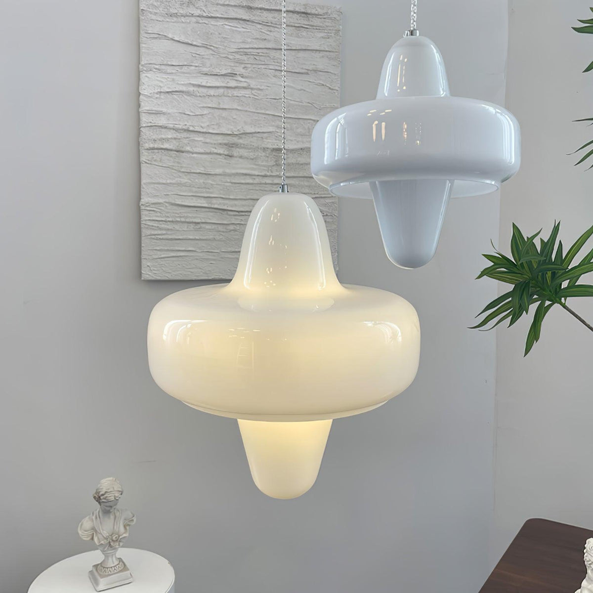 Nuvia Minimalistische Pendelleuchte aus Glas