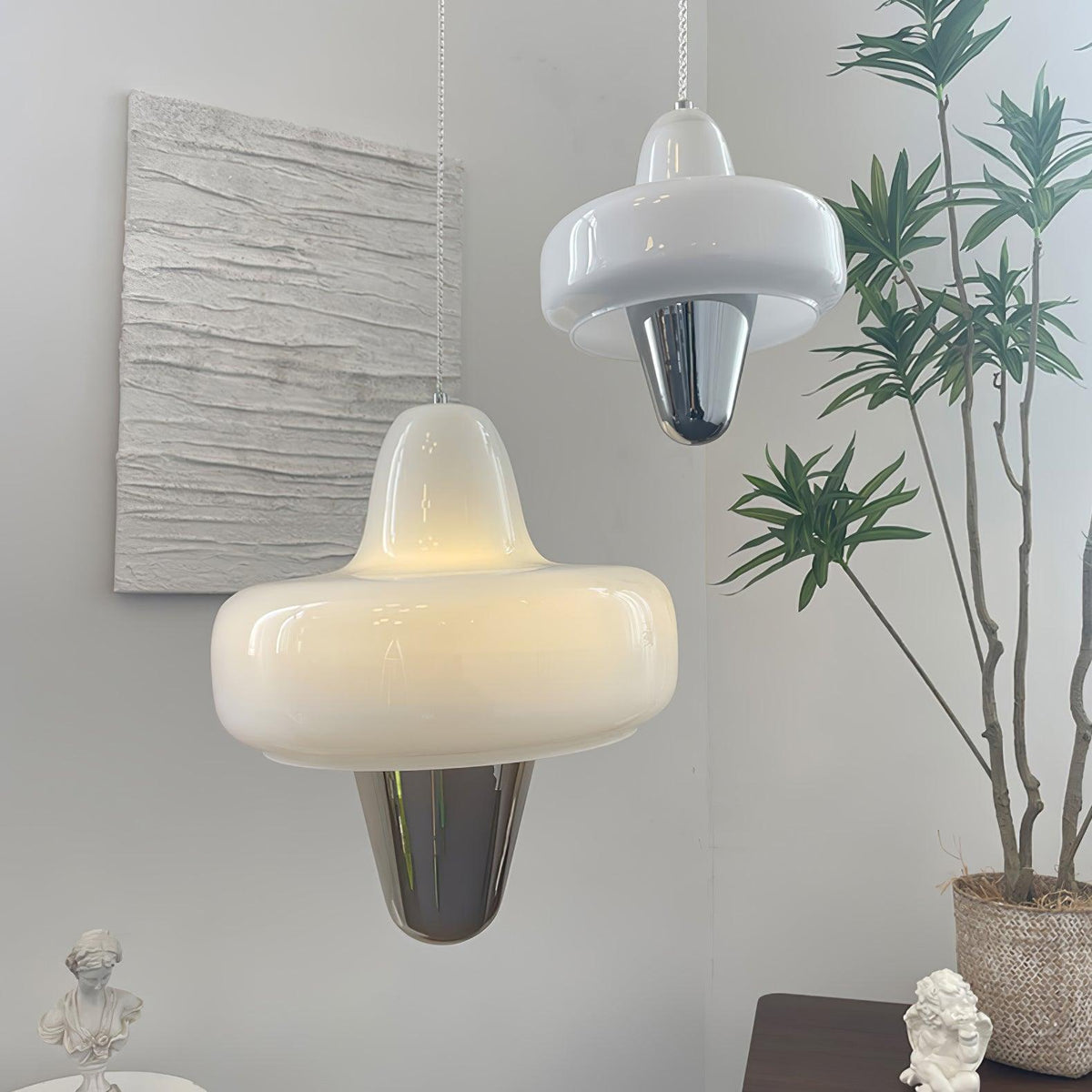 Nuvia Minimalistische Pendelleuchte aus Glas