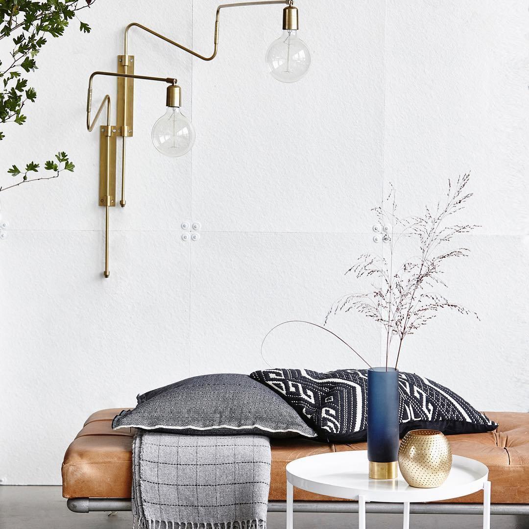 Elsoreth moderne minimalistische Wandleuchte mit Pendelbewegung
