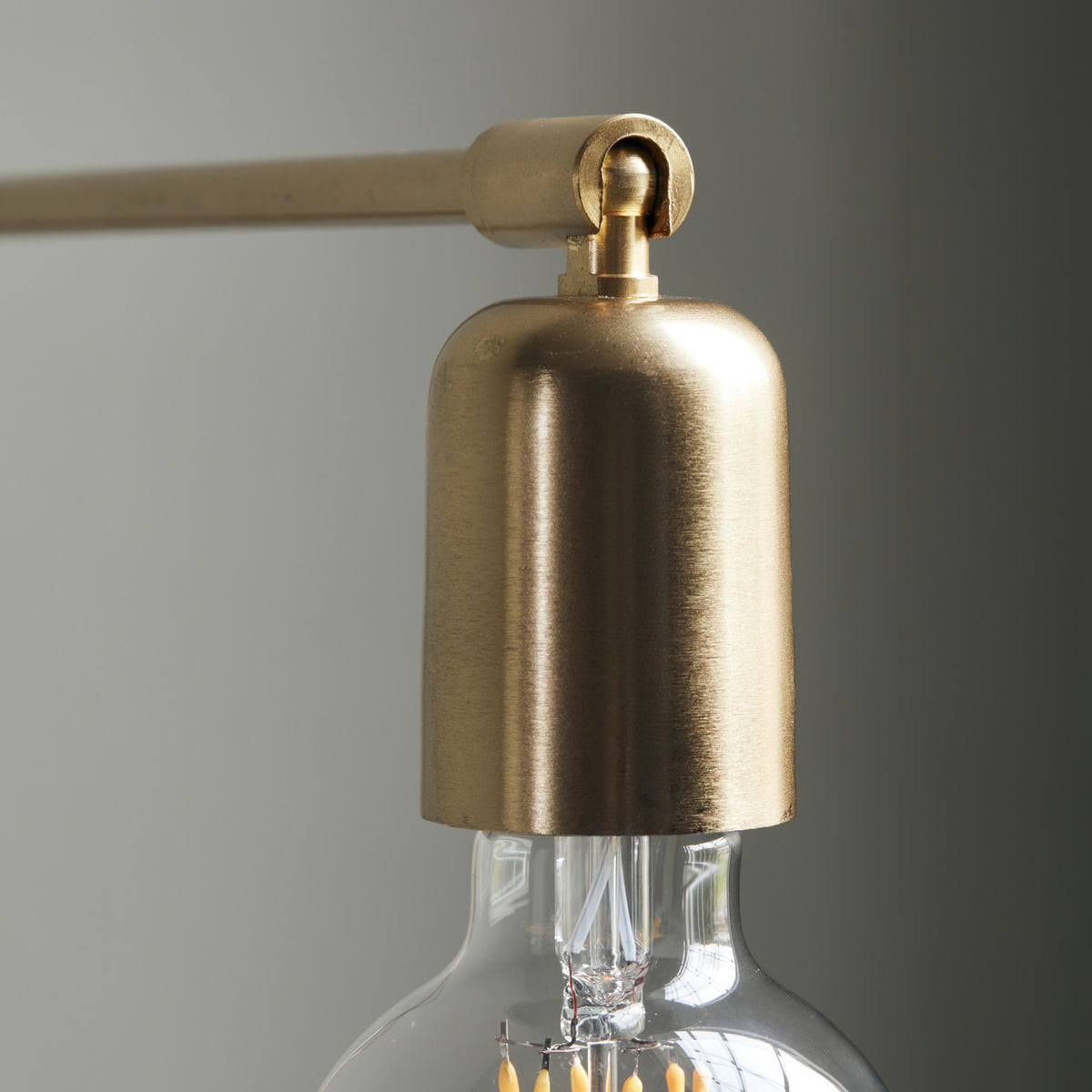 Elsoreth moderne minimalistische Wandleuchte mit Pendelbewegung
