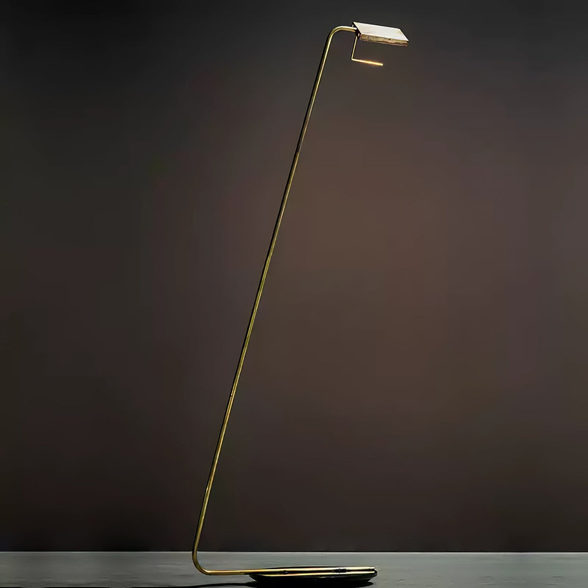 Petivine Minimalistische Stehleuchte aus Marmor