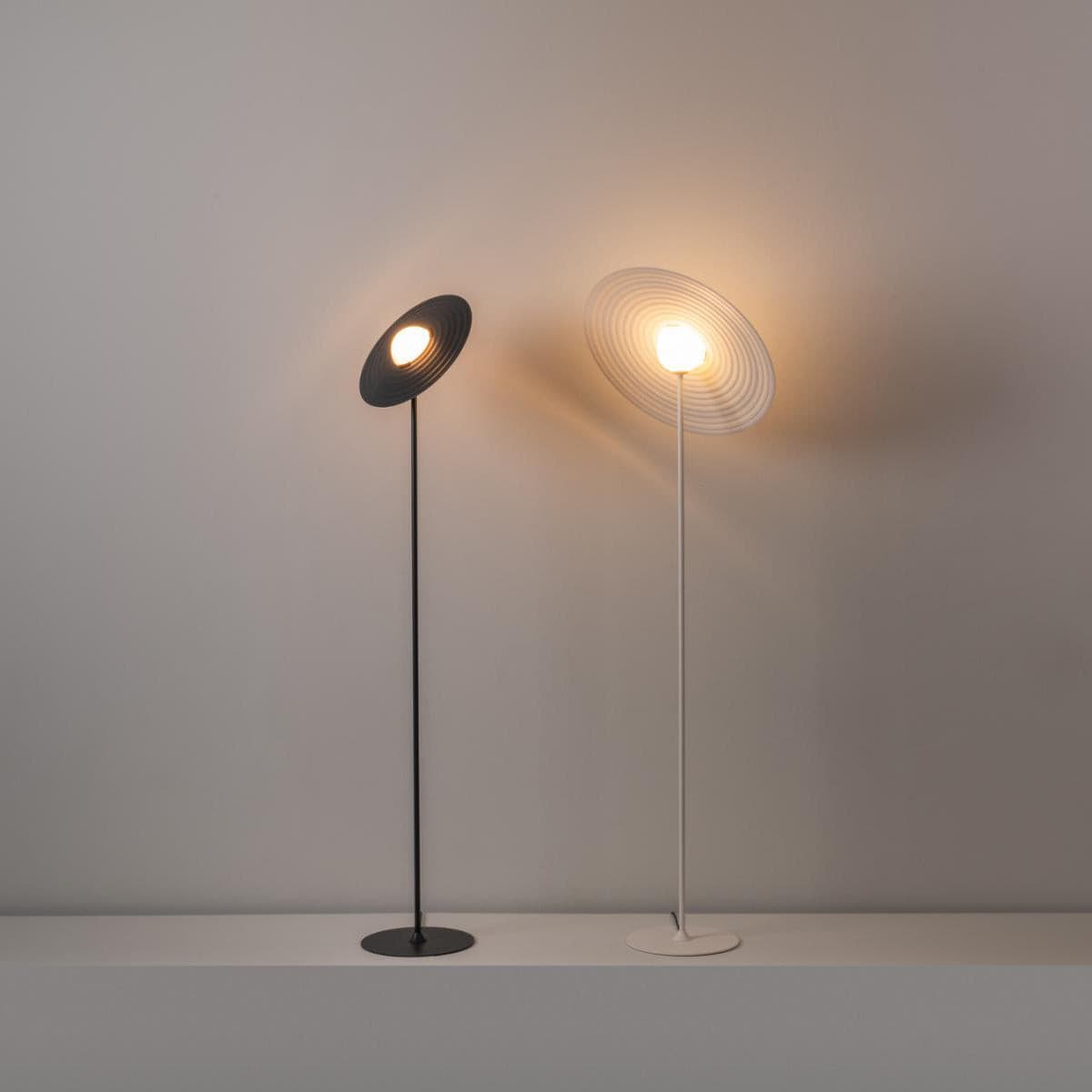 Spira moderne Stehleuchte aus Aluminium