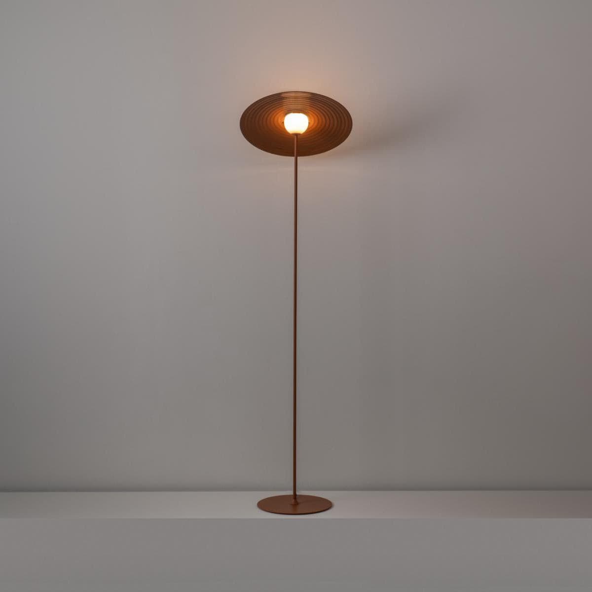 Spira moderne Stehleuchte aus Aluminium