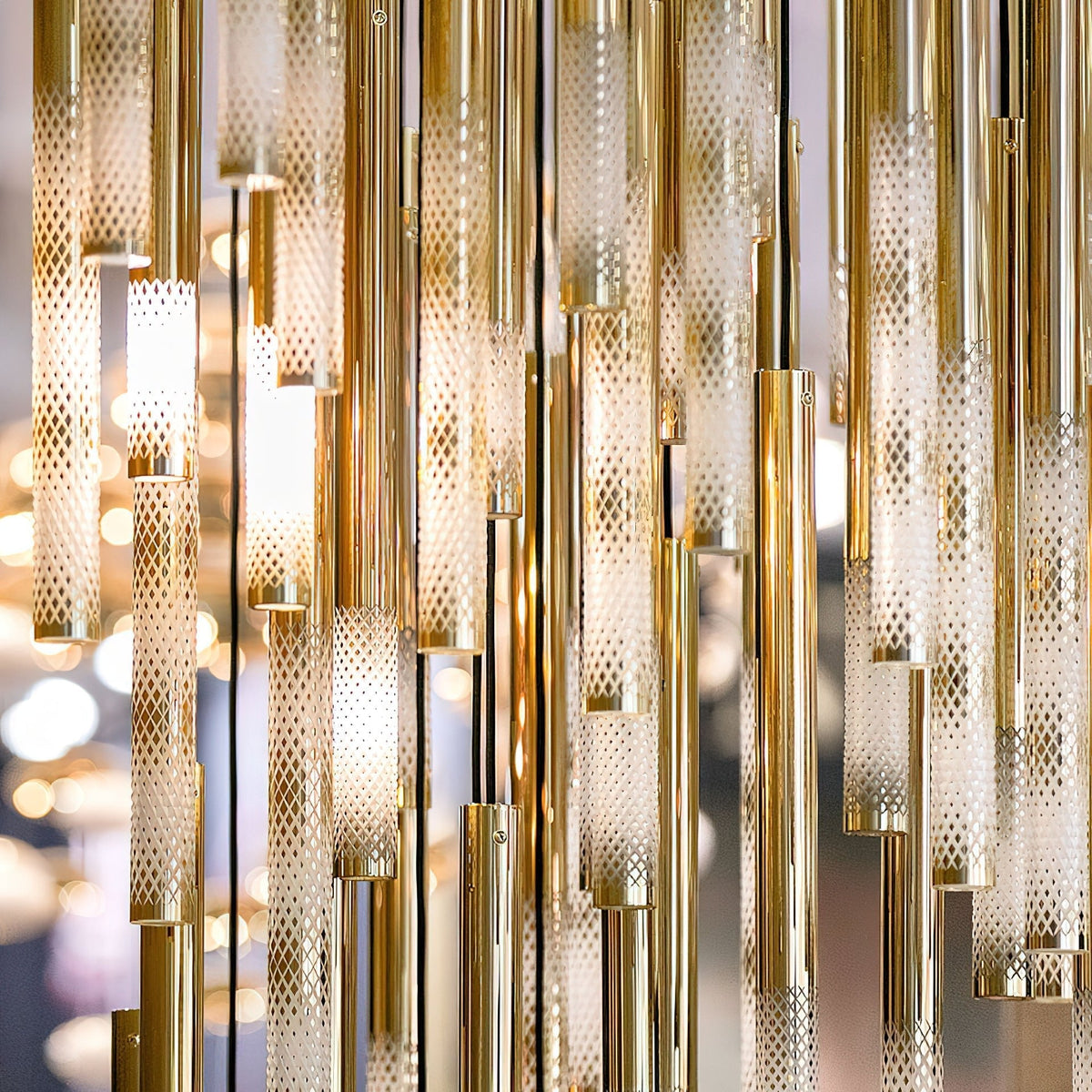 Ovynira Kronleuchter aus Gold