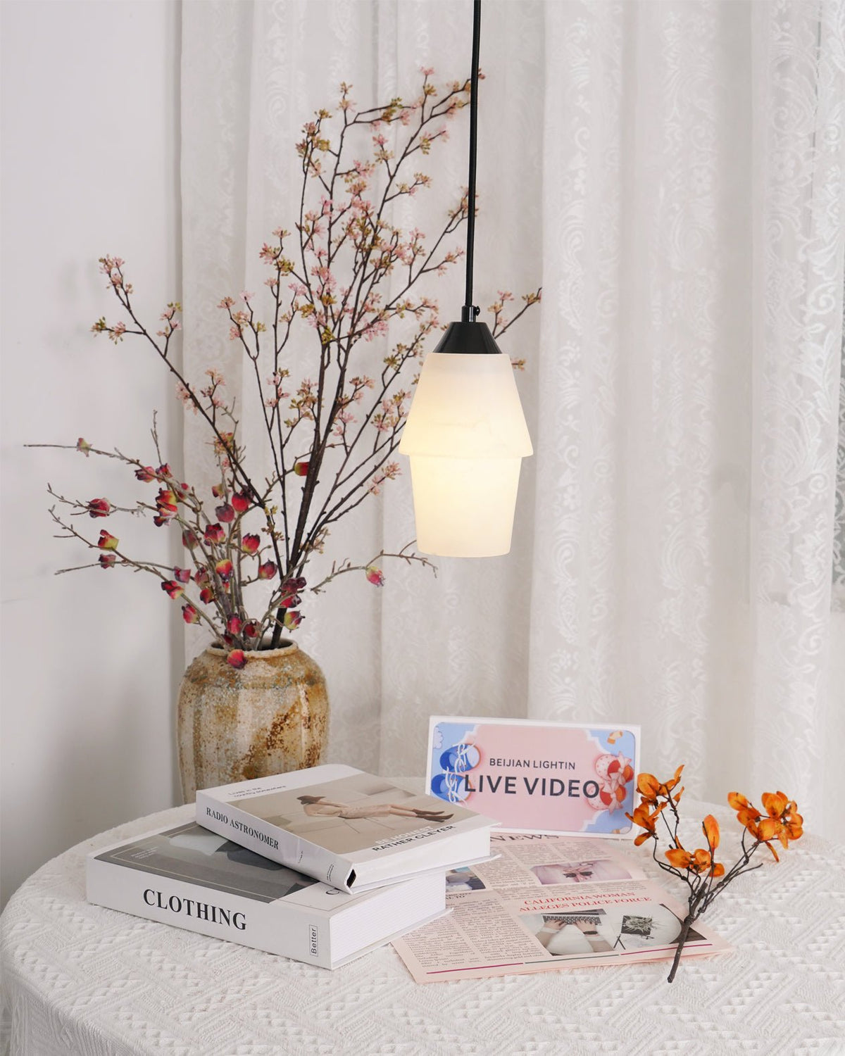 Ostara Pendelleuchte aus Messing und Alabaster