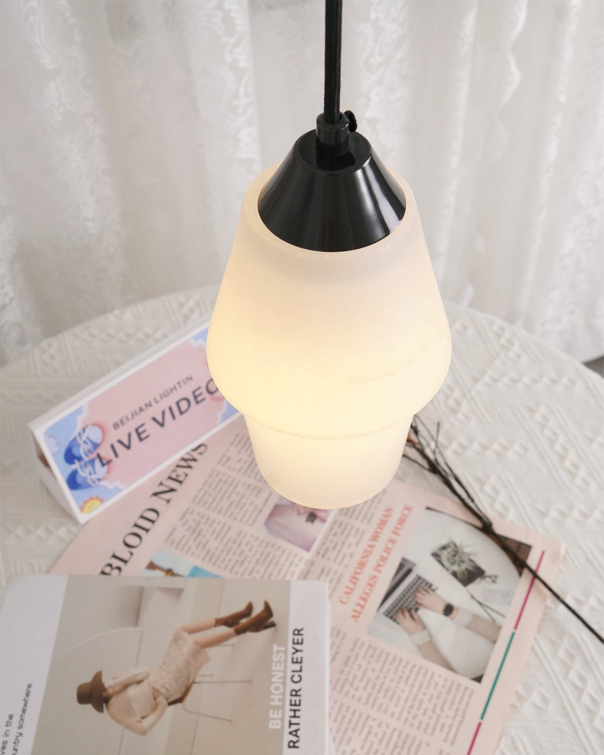 Ostara Pendelleuchte aus Messing und Alabaster