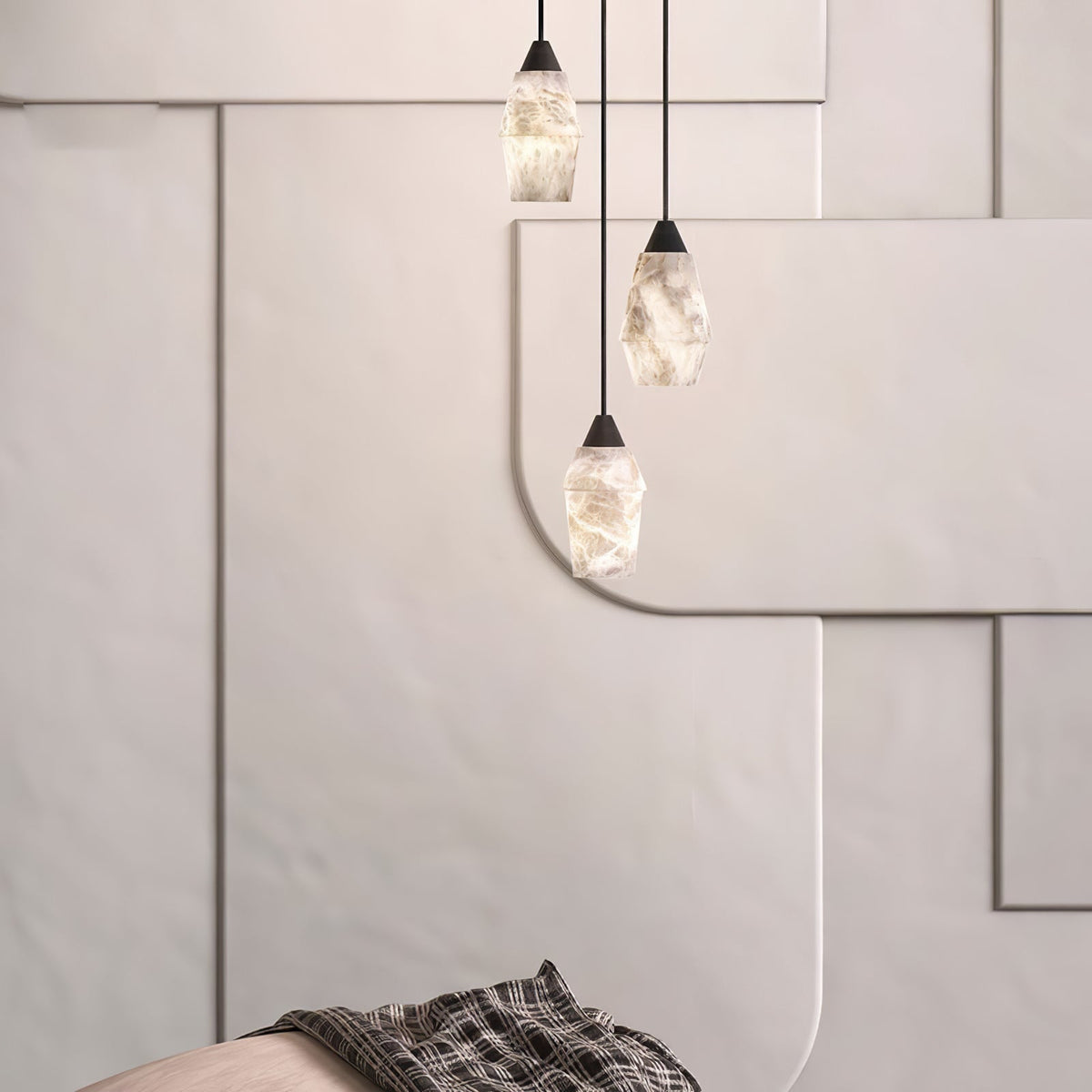 Ostara Pendelleuchte aus Messing und Alabaster