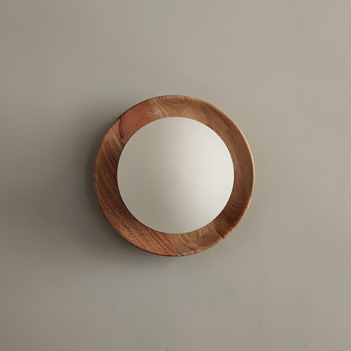 Wandleuchte mit Metallkorpus, Holzrand und minimalistischem Stil