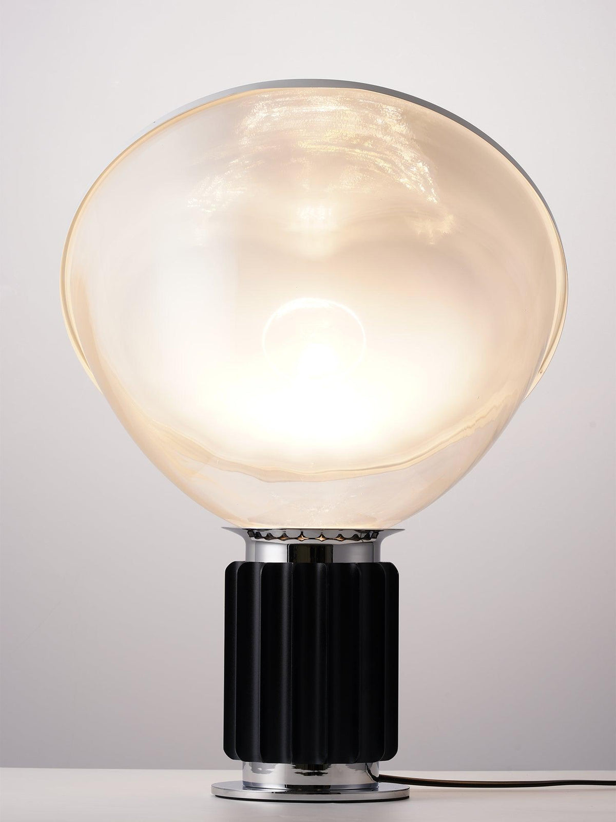 Nexus Tischlampe